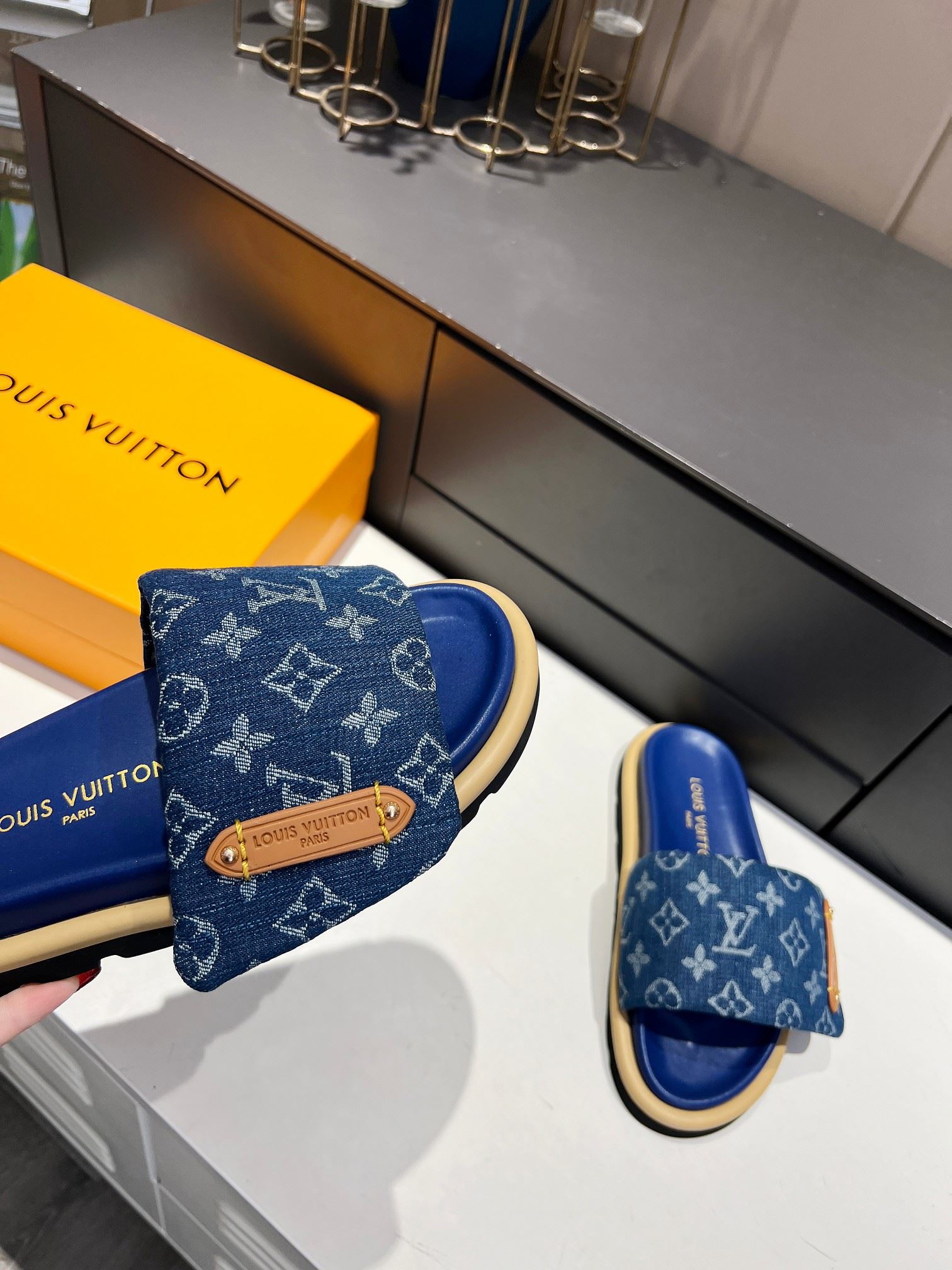 Louis Vuitton Slippers